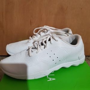 Girls cheer sneakers